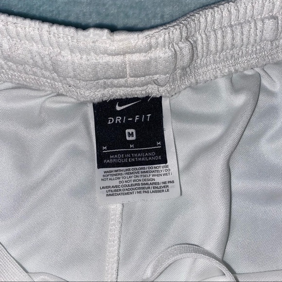 Nike shorts - Picture 3 of 5